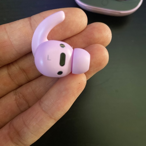 Beats Fit Pro earbuds - Picture 3 of 5